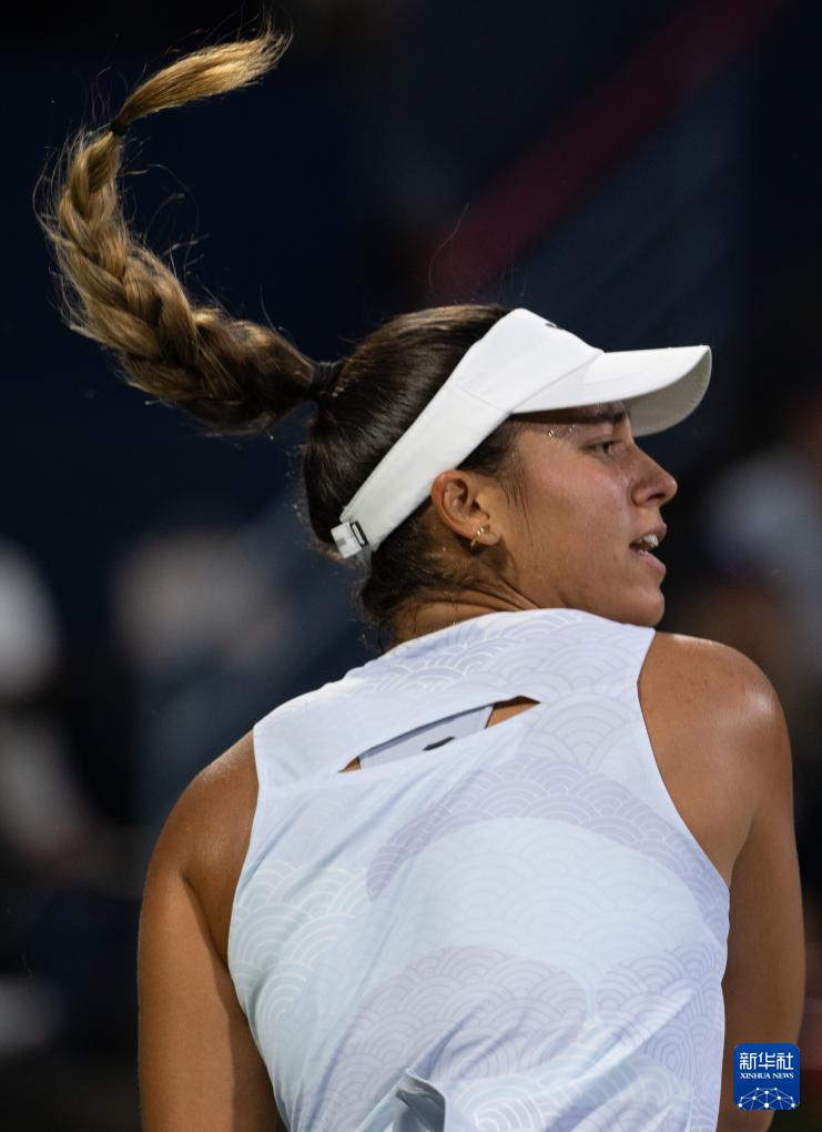 晋级半决赛, 选手马内罗 晋级半决赛, 选手马内罗