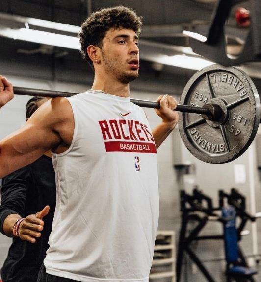 但实用且能, 球馆进行训, 队的第一核 但实用且能, 球馆进行训, 队的第一核