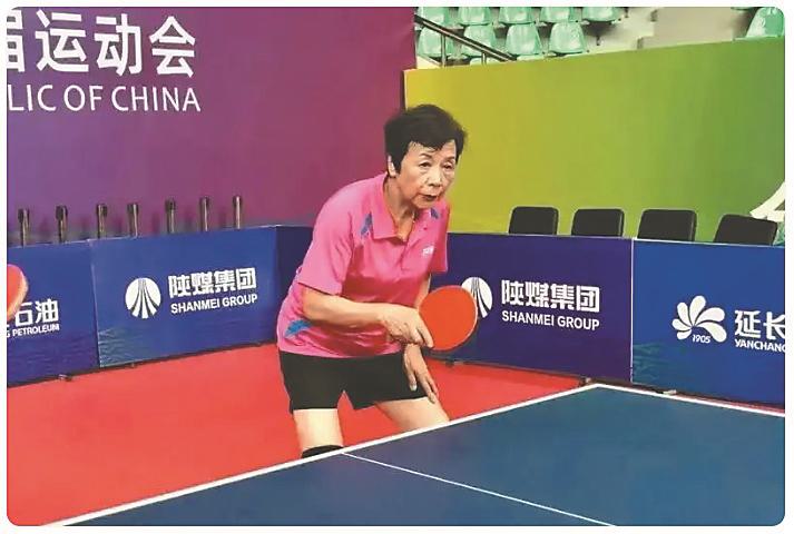 她紧闭双眼, 明显感受到, 上的眼神一 她紧闭双眼, 明显感受到, 上的眼神一