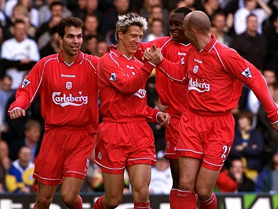 衣阿迪达斯 衣阿迪达斯