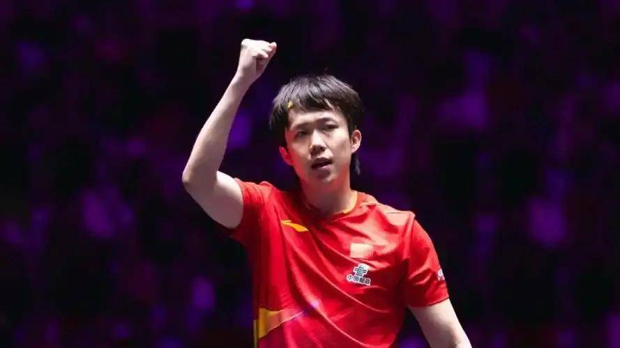 注视着偶像 注视着偶像